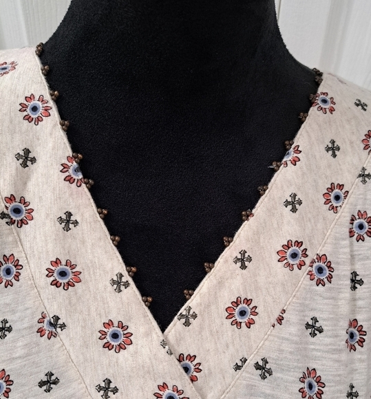 J. Jill Floral Sleeveless Beaded V-Neck Tunic  Size M - Picture 2 of 10